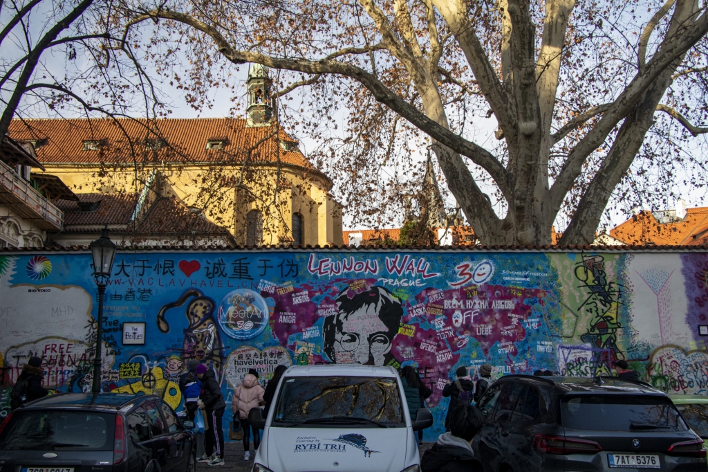 Praha, Malá strana, Lennonova zeď